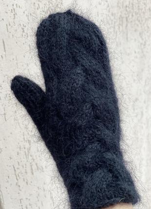 Пухнасті рукавички білі мохер чорні рукавиці жіночі мітенки чорні молочні рукавички вʼязані ангора пушистые рукавички белые2 фото