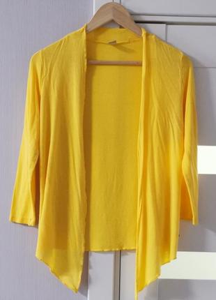 Яскрава легка трикотажна накидка