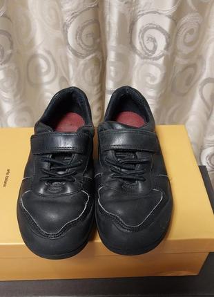 Качественные прочные удобные фирменные кожаные кроссовки,made im vietnam 20192 фото