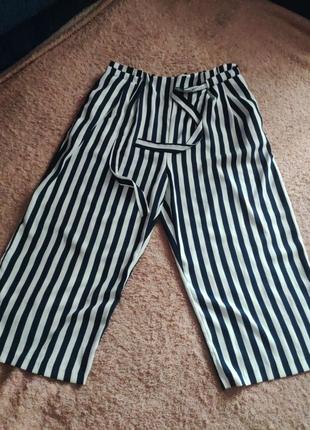 Широкие укороченные брюки