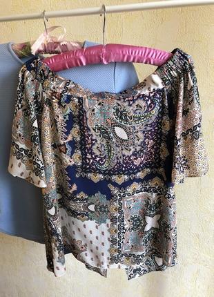 Літній топ з відкритими плечима / блуза в турецькі огірки