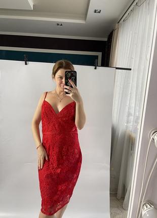 Красное нарядное вечернее платье на бретелях