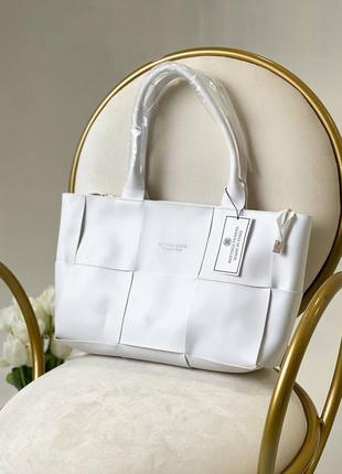 Жіноча сумка bottega veneta arco tote  white люкс якість