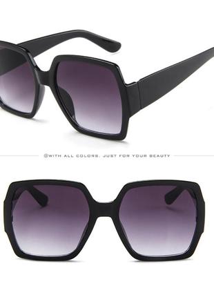 Новые солнцезащитные очки черные большие от морщин
