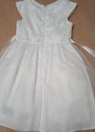 Праздничное белое карнавальное платье на девочку3 фото