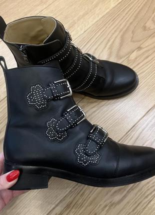 Черевики maje