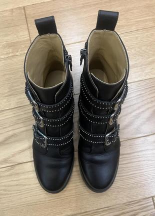 Черевики maje