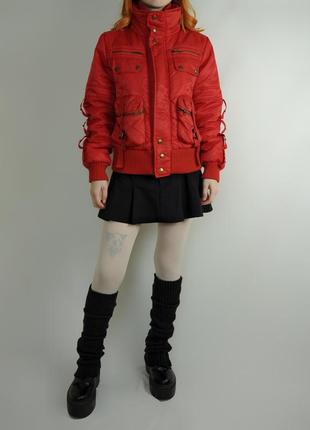 Куртка пуховик красный накладные карманы утеплитель зимняя демисезонная теплая карго пальто бомбер шуба y2k яркая бордовая7 фото