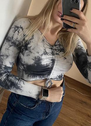 Стильний кроп топ водолазка вкорочена з утяжкою tie die shein3 фото