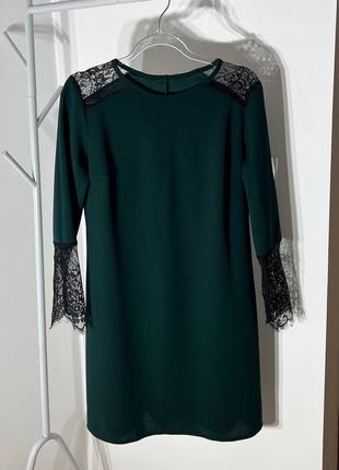 Зеленое женское платье