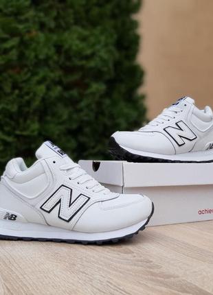 Женские зимние кожаные кроссовки new balance 574 низкие белые с черным теплым зеркальным бельем на меху8 фото