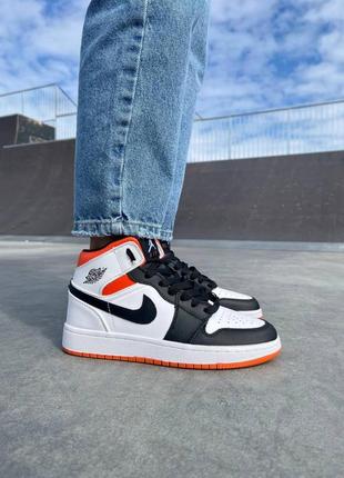 Жіночі кросівки One air jordan 1 retro mid  ‘black orange white’  ❤️