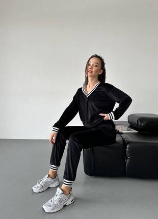 Оксамитовий спортивний костюм кофта вільного крою світшот лонгслів штани джогери комплект стильний базовий чорний сірий рожевий зелений бархатний4 фото