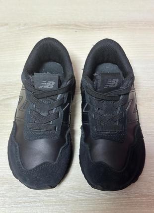 Продам детские кроссовки new balance