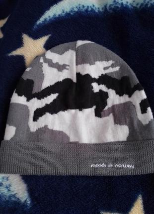 Шапка .