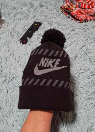 Шапка nike взрослая , оригинал