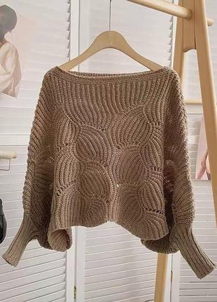 Жіночий вʼязаний светр