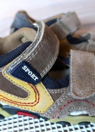 Босоніжки шкіряні сандалі