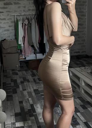 Вишукана атласна сатинова сукня плаття комбінація на тонкихбрктелях від pretty little thing6 фото