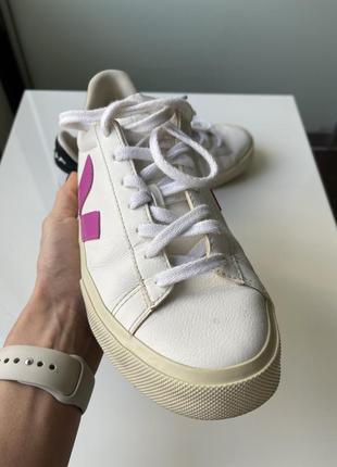 Кеди veja