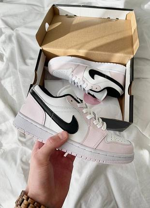 Жіночі кросівки nike air jordan 1 low ‘light pink’ ❤️