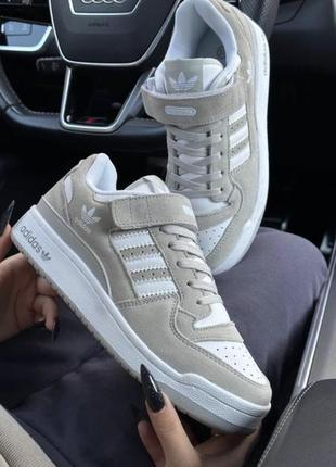 Жіночі кросівки на ліпучці adidas forum low бежеві замшеві / женские кроссовки адидас на липучке замшевые бежевые