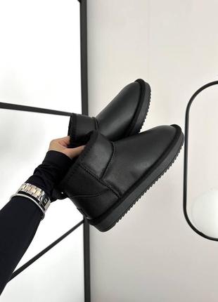 Угги ugg мини в черной коже