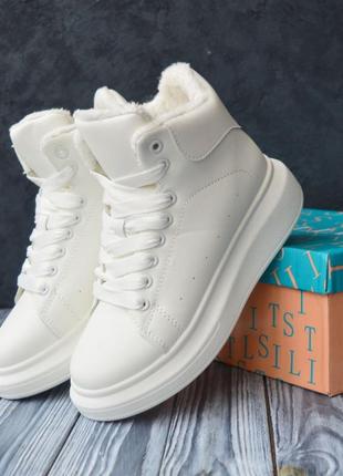 Белые женские молодежные кеды кроссовки хайтопы кожаные на меху платформа на шнурках, стильные под любой стиль на меху зима1 фото