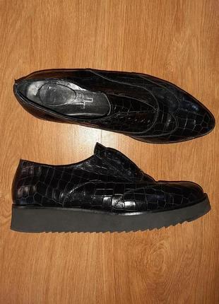 Интересные кожаные туфли
