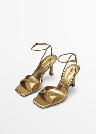 Шкіряні босоніжки massimo dutti, золотого кольору