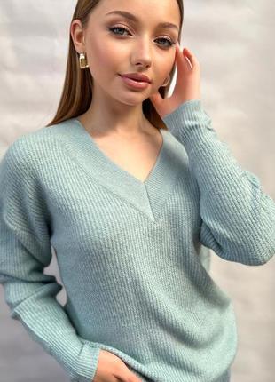 Жіночий светр з глибоким вирізом maliso опт1 фото