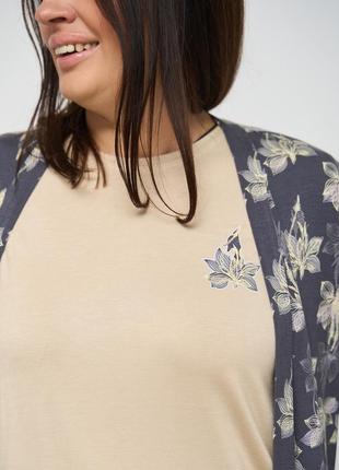 Батальний комплект-трійка халат, футболка зі штанами - квіти - віскоза5 фото