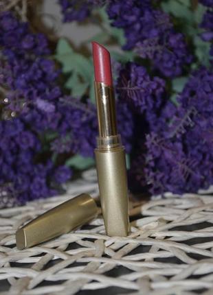 Стойкая помада l'oreal invincible kiss proof lipstick оригинал3 фото