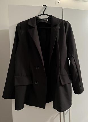 Чорний оверсайз піджак жакет