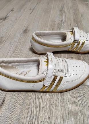 Спортивные лаковые балетки adidas