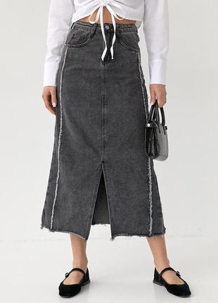 Джинсовая юбка миди с разрезом и бахромой - темно-серый цвет, m (есть размеры)