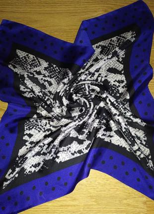 Яркая винтажная шелковая платок с принтом1 фото