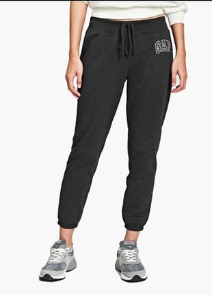 Брюки женские gap logo fleece joggers black marl 221318201 оригинал