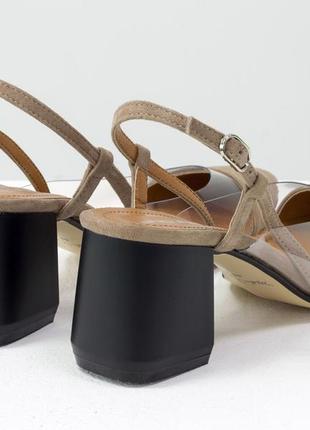 Замшевые бежевые туфельки с вставками силикона4 фото