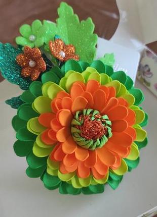 Заколка с цветами