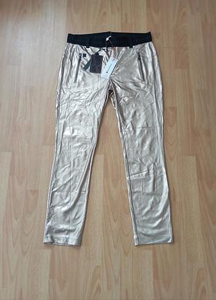 Брюки стильные