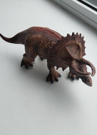 Динозавр2 фото