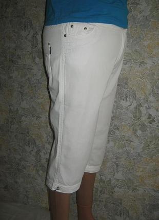Белые капри тянутся бриджи хорошая посадка