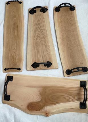 Деревянные подносы из необрезной доски, кованые ручки1 фото