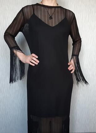 Черное длинное платье с бахромой