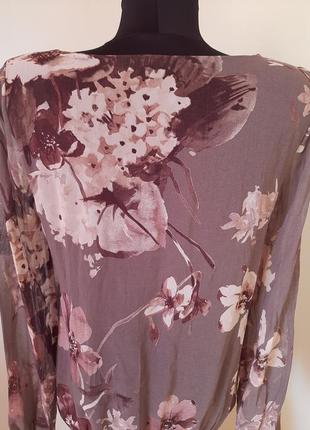 Платье мокко с цветочным принтом7 фото