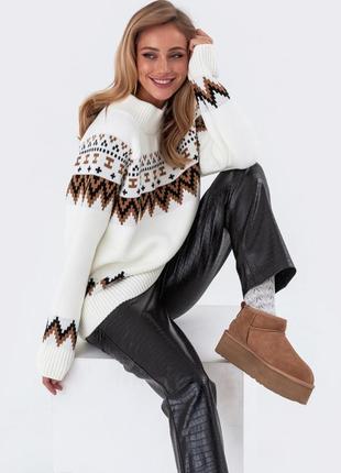 Білий молочний вязаний светр джемпер з орнаментом оверсайз
