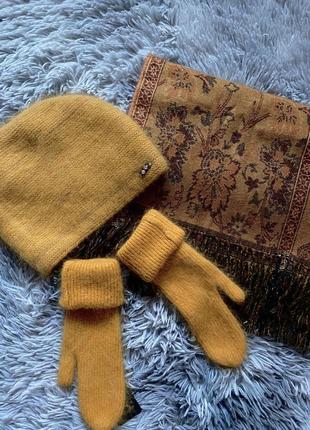 Теплый зимний набор шапка перчатки палантин