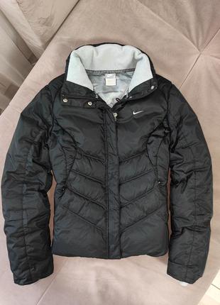 Вінтажний жіночий пуховик nike
оригінал