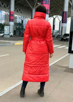 Куртка пальто женская длинная осенняя на осень зима тепла на синтепоне стеганная с капюшоном с поясом бежевая черная коричневая красная базовая4 фото
